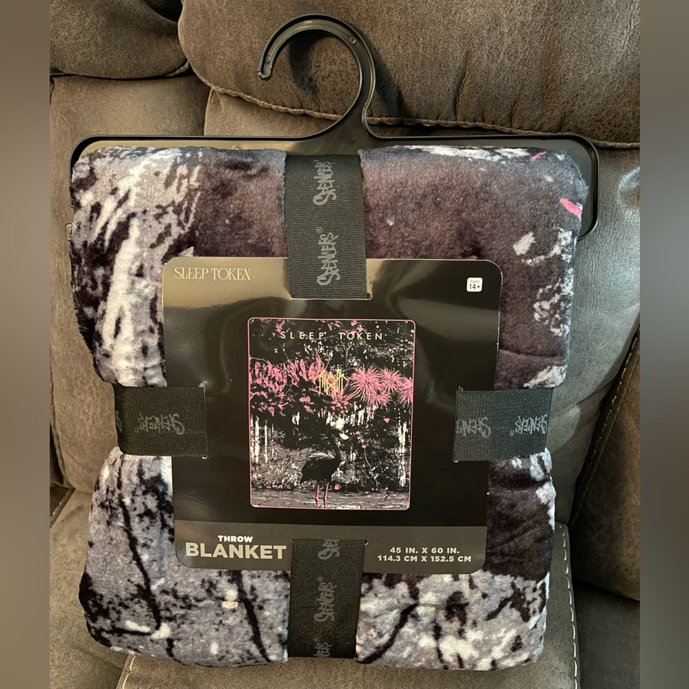Rare Sleep Token Flamingo Jerry Blanket Throw Size 45in - 60 in Exclusive NWT